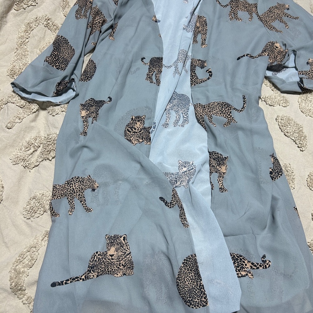 Light Blue Leopard Print Women’s Kimono Top